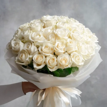 Белые розы «Белый шелк»