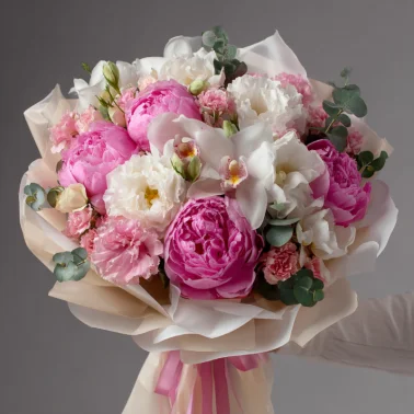 Букет с пионами «Перламутровая вуаль»