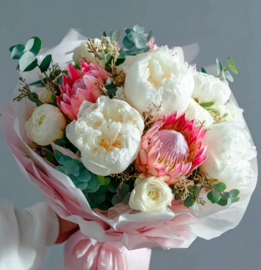Букет с пионами «Румяный этюд»