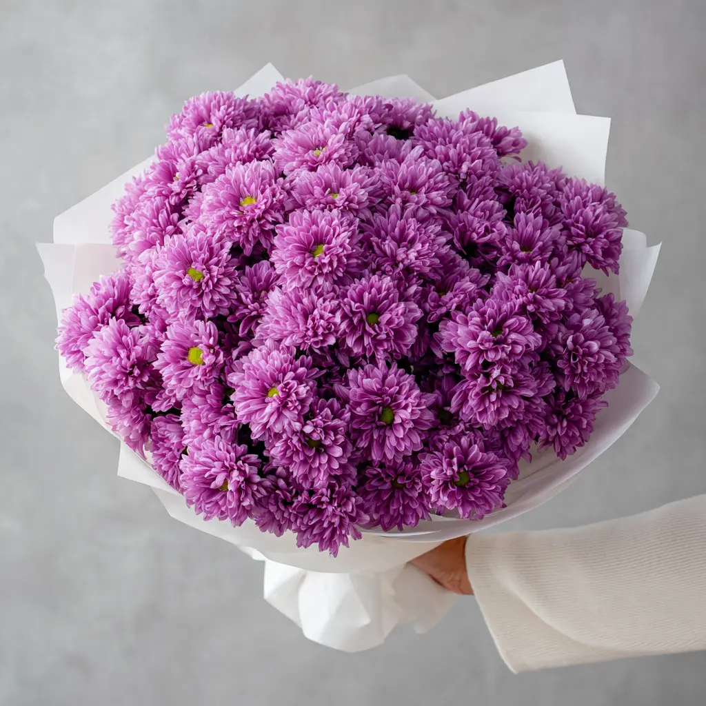 Монобукет из сиреневых хризантем
